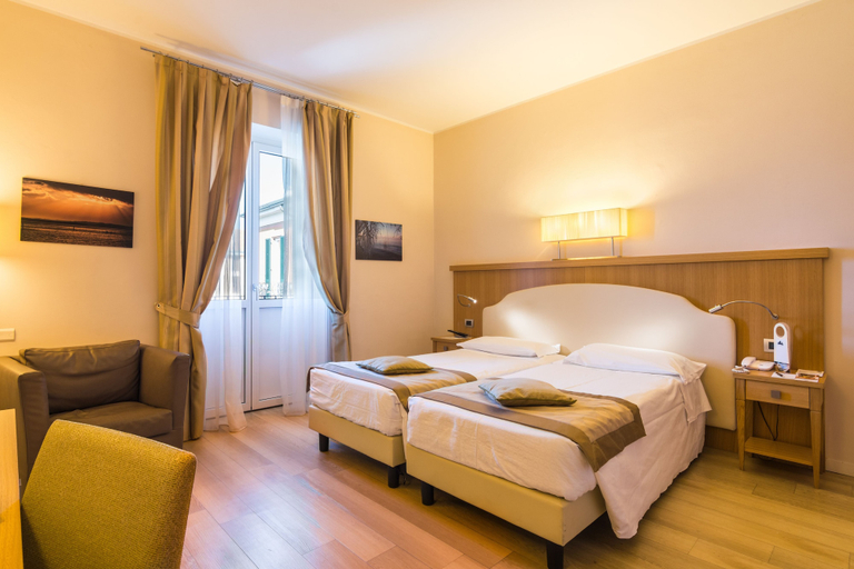 Bedroom 3, Hotel Sirmione Terme, Brescia