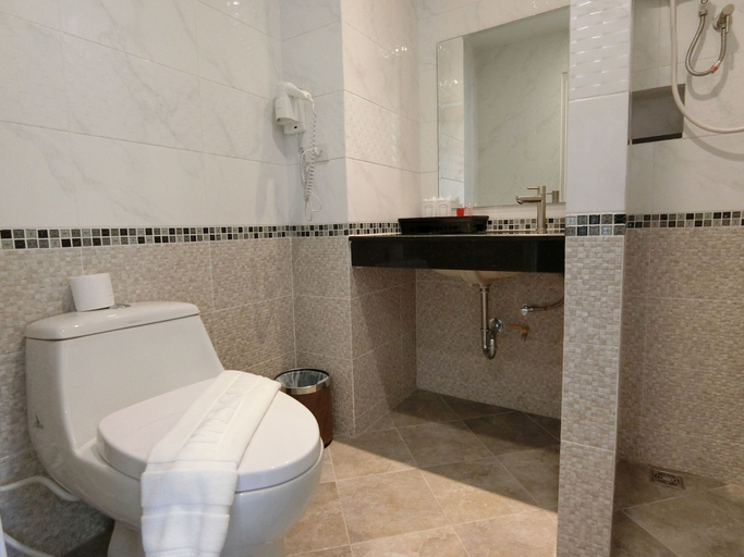 Bathroom 4