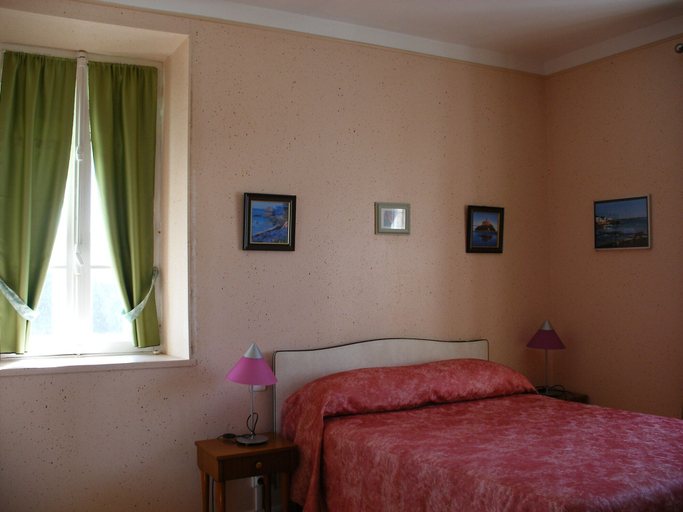 Bedroom 2, Hotel Modern, Finistère