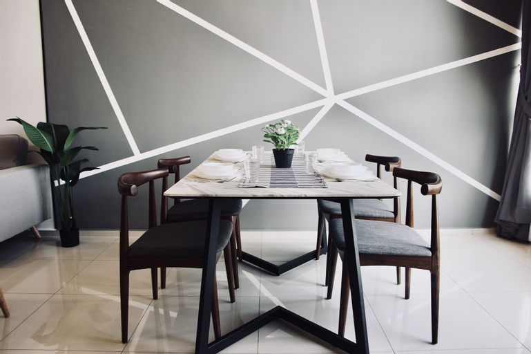 Dining Room 7
