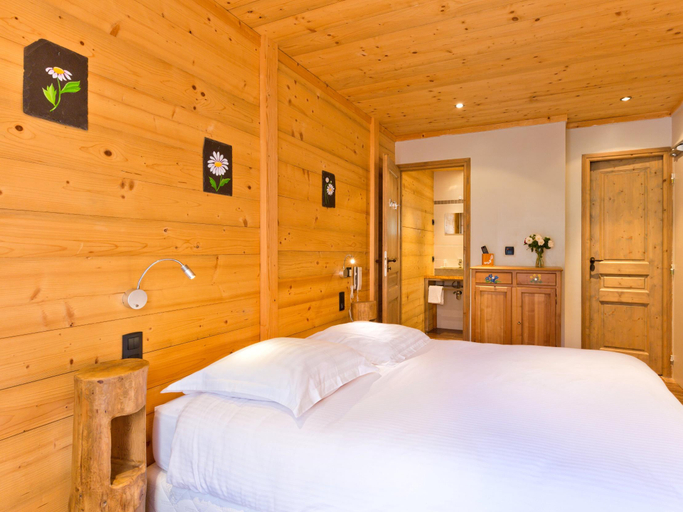 Bedroom 3, Logis Hotel L'accueil Savoyard, Haute-Savoie