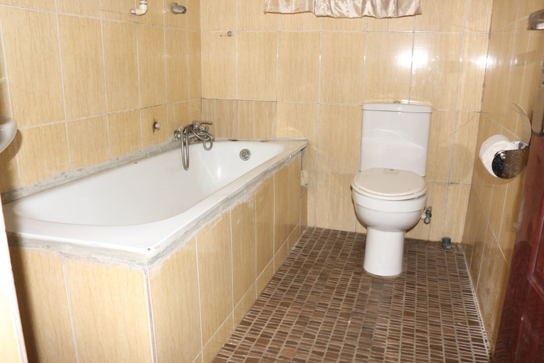 Bathroom 5, Albert Suites, Uyo
