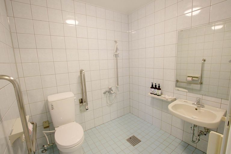 Bathroom 5, Rich Reson Ishigaki, Ishigaki