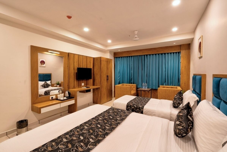 Bedroom 2, Hotel Royal Crown, Ahmadabad