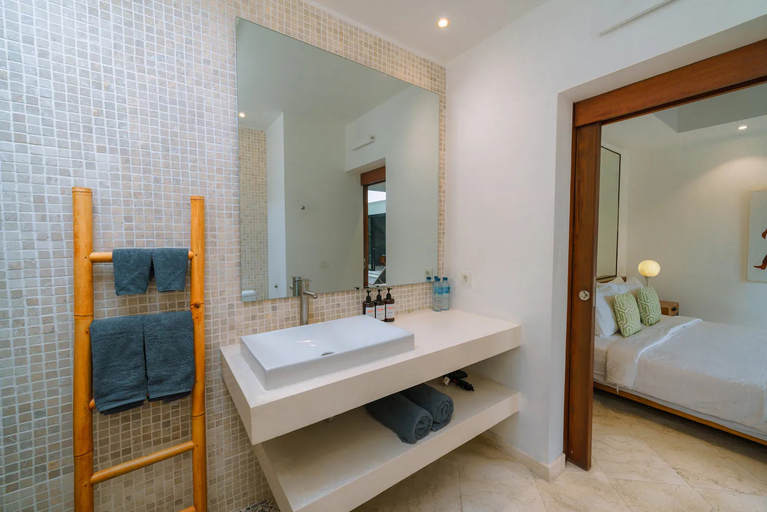Bedroom 5, Villa Anahata: Modern 2BR Villa with Pool in Seminyak, Badung
