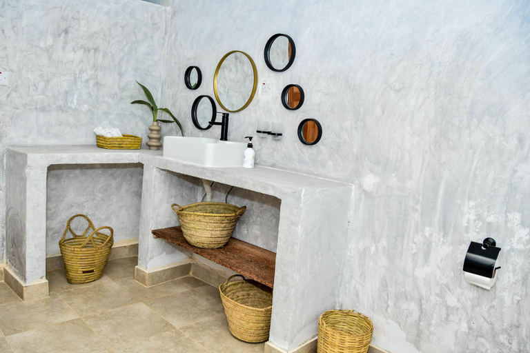Bathroom 4, Coral Bay Zanzibar, Kati