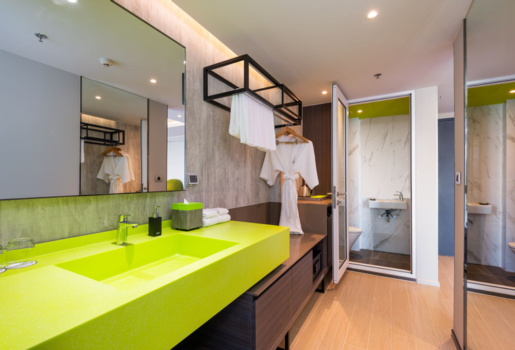 Bathroom 12