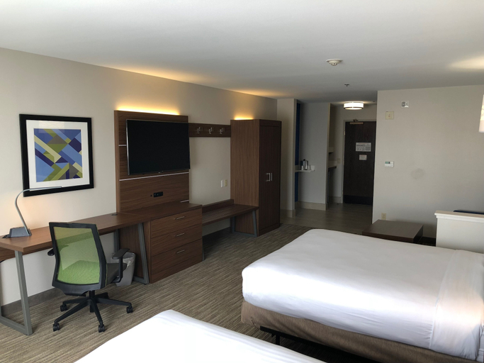 Bedroom 2, Holiday Inn Express Arlington by IHG, Arlington