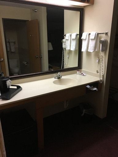 Bathroom 4, Moose Lake Lodge & Suites, Carlton