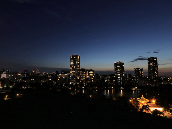 Exterior & Views 28