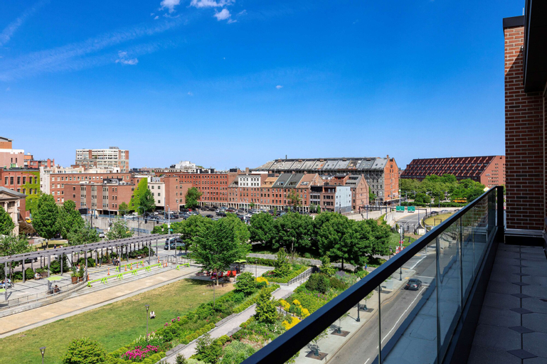 Exterior & Views 5