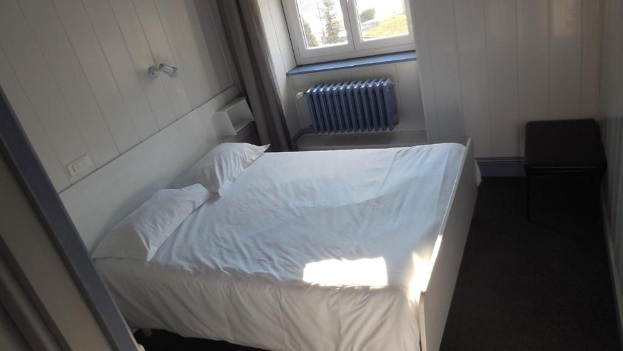 Bedroom 3, Logis Hotel Des Voyageurs, Aveyron