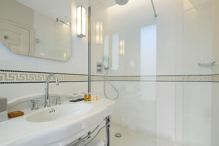 Bathroom 4, Le Tsuba Hotel, Paris