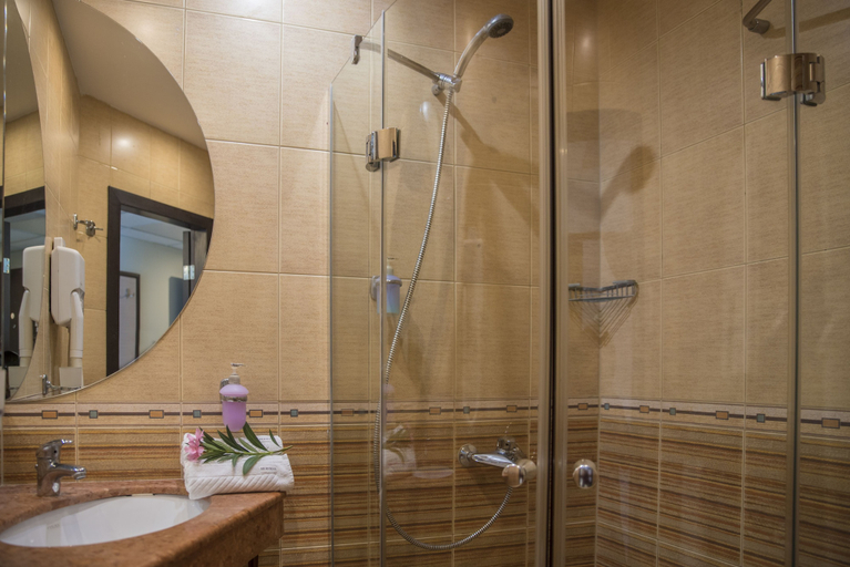 Bathroom 5, Smartline Meridian Hotel, Nesebar