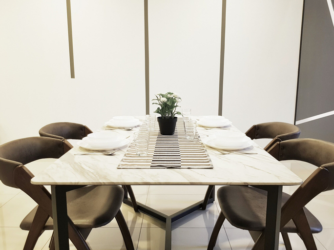 Dining Room 10