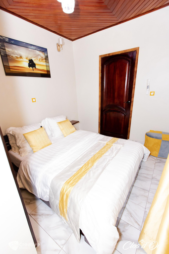 Bedroom 3, Le Clos D'or - Appartements Meubles, Wouri