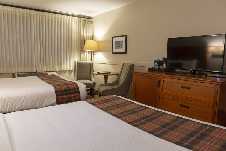 Bedroom 3, Whistlers Inn, Division No. 15