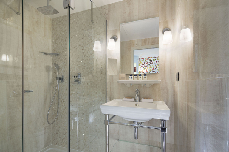Bathroom 5, Hotel Monge, Paris