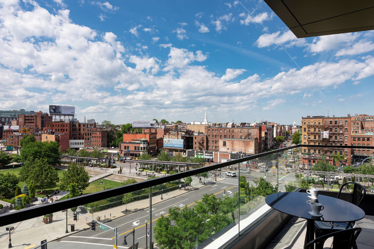 Exterior & Views 1