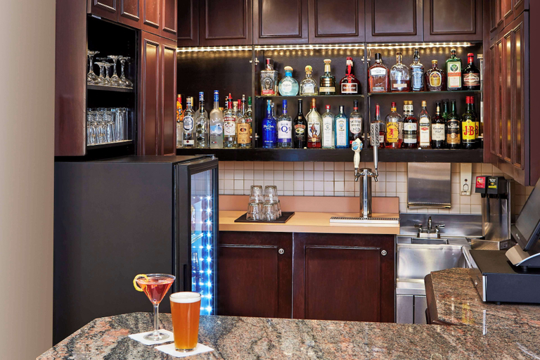 Food & Drinks 5, Hilton Garden Inn Valencia Six Flags, Los Angeles
