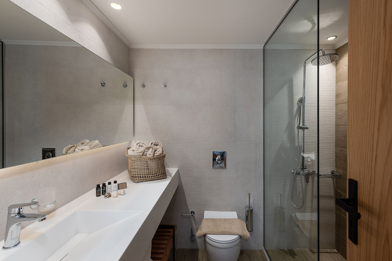 Bathroom 5, Mossa Well Being Hotel with heated pool & Wellness Spa, Crete