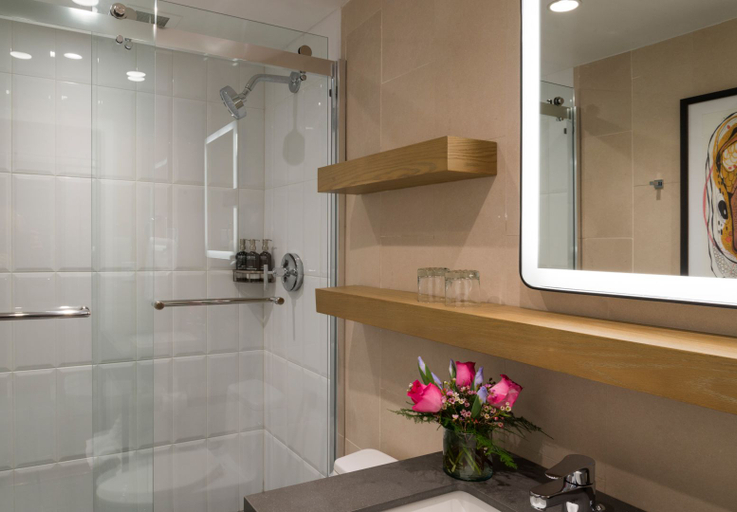 Bathroom 4, The Heathman, Multnomah