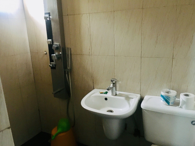 Bathroom 4, Euc Demodern Hotel & Suites, Amuwo Odofin