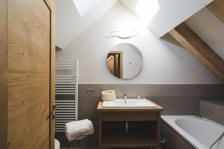 Bathroom 5, Residence Langes, Trento