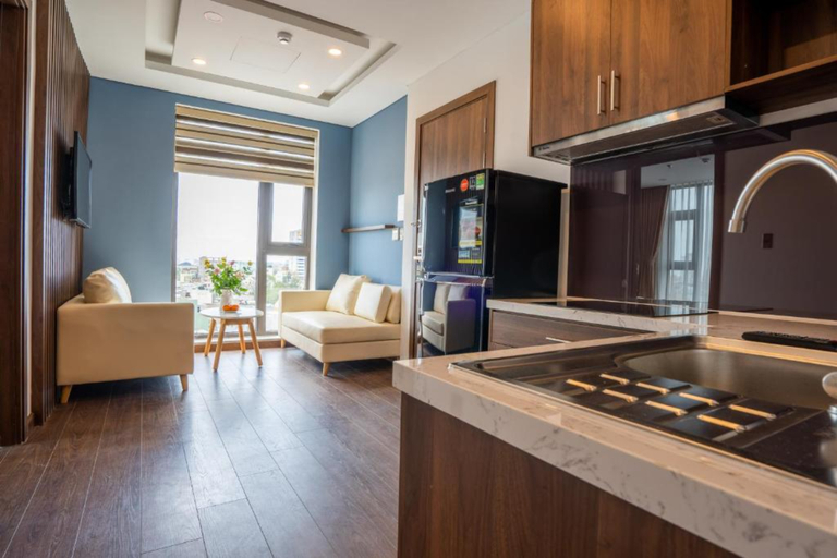 Minh Quan Hotel Danang Center By HOS Room Type - Quadruple Room with Balcony