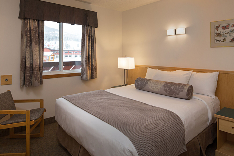 Bedroom 2, Rocky Mountain Ski Lodge, Division No. 15