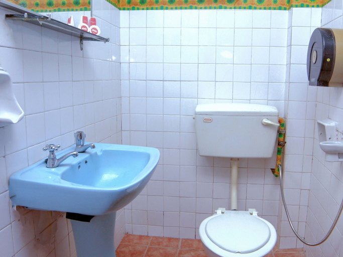 Bathroom 3, Super OYO 1173 Mandyrin Hotel, Sibu