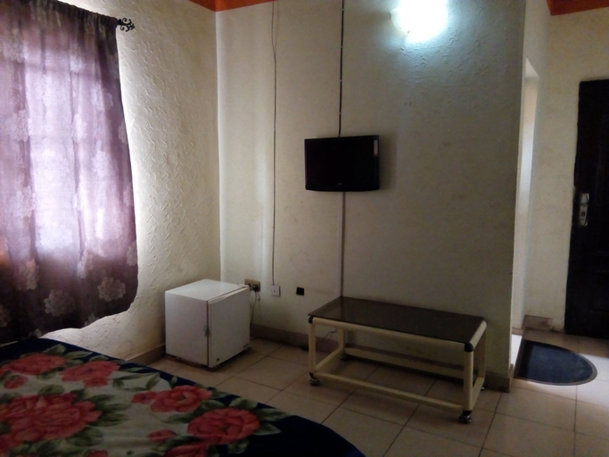 Others 5, Adebayowa Hotel, Alimosho
