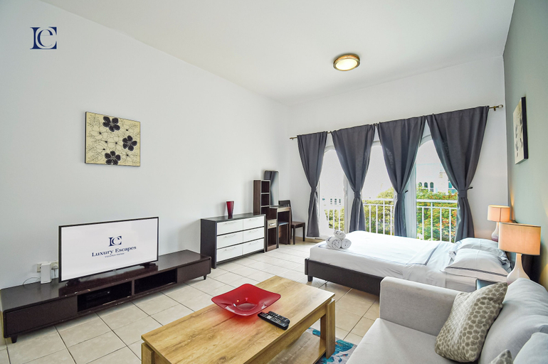 Others 3, Eddie - Comfortable spacious Studio, Dubai