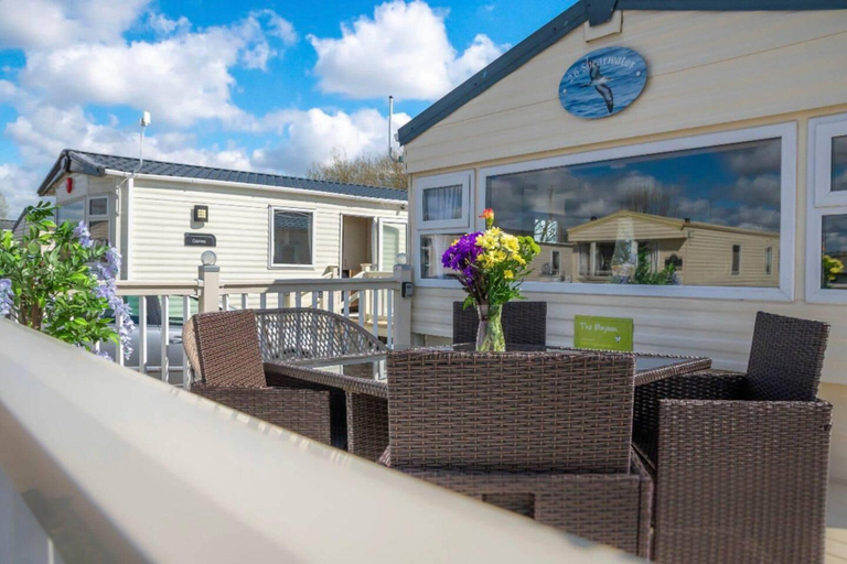 Exterior & Views 2, Tattershall Lakes Private Hot Tub Lodge - Sleeps 6, Lincolnshire