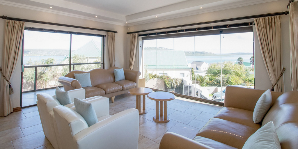 Living area 3, Kite Mansion Penthouse, West Coast