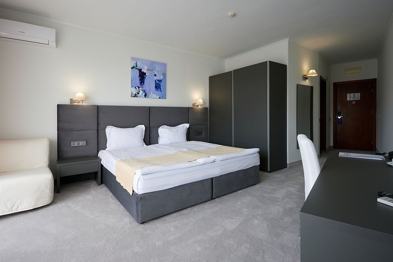 Bedroom 3, Hotel Continental, Varna