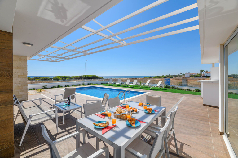 Food & Drinks, Infinity View Villa