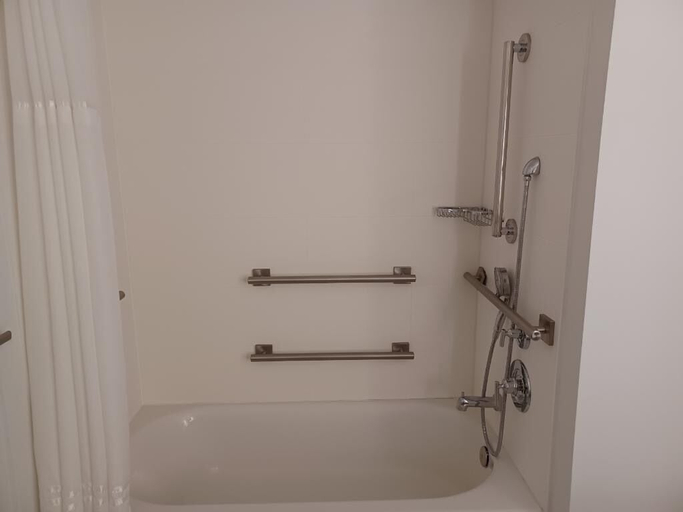 Bathroom 4, Best Western Plus Executive Suites, San Mateo