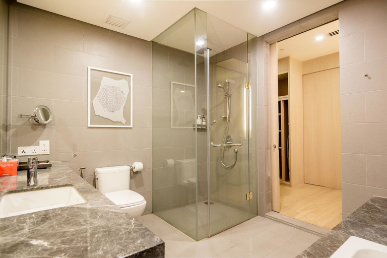 Bathroom 5, 188 Suites by Namastay, Kuala Lumpur