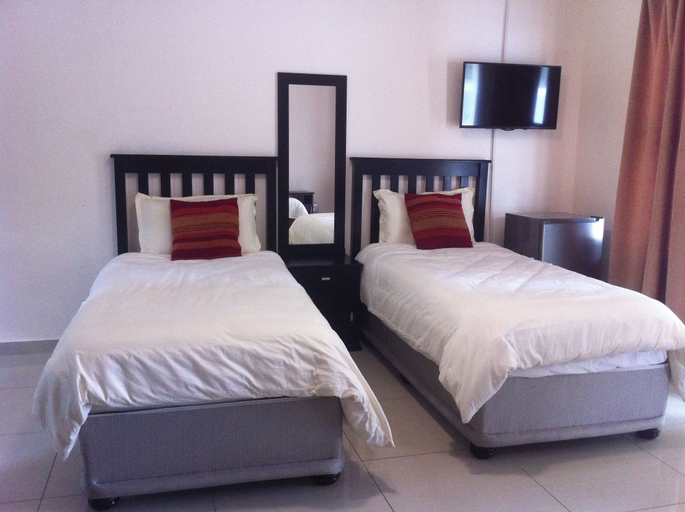 Bedroom 2, Lediba Guest lodge, Ngamiland East