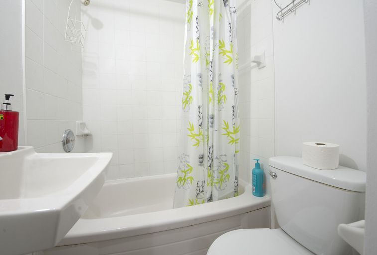 Bathroom 5, University Apartment - Campus Accommodation, Toronto