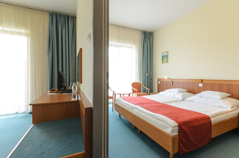 Bedroom 3, Hunguest Hotel Aqua Sol, Hajdúszoboszló