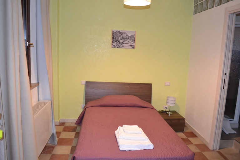 Bedroom 4, Magia del Turano, Rieti