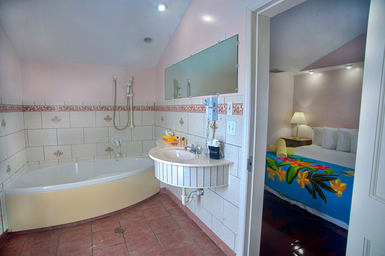 Bathroom 5, Ibis Bay Beach Resort, Monroe
