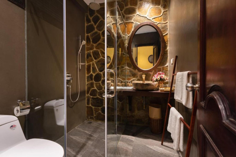 Bathroom 3, Panhou Retreat, Hoàng Su Phì