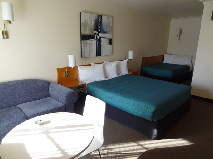 Bedroom 2, Hermitage Motor Inn, Wangaratta - Central