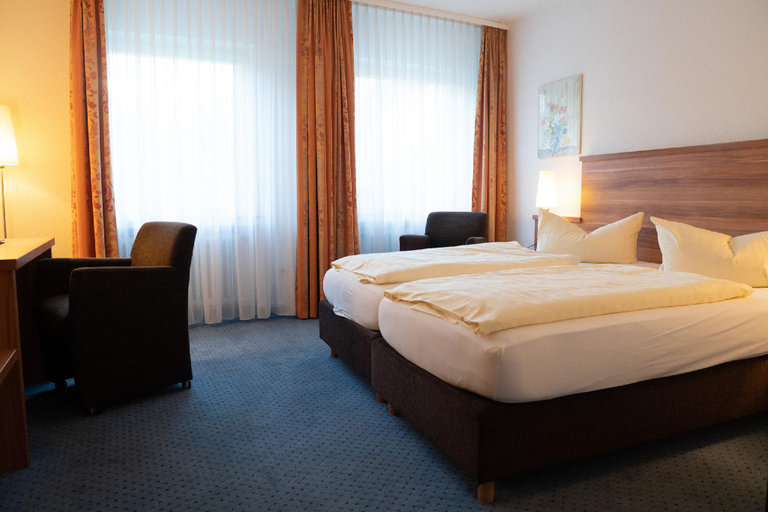 Bedroom 3, Hotel Jägerhof, Hersfeld-Rotenburg