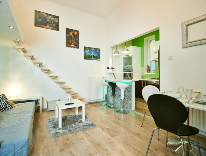 Others 5, Apartment Green Wall, Zagreb