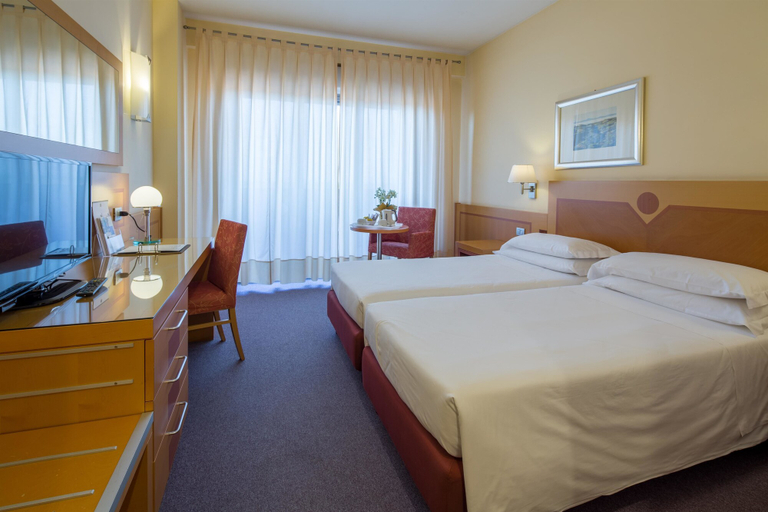 Bedroom 2, Best Western Hotel I Triangoli, Roma