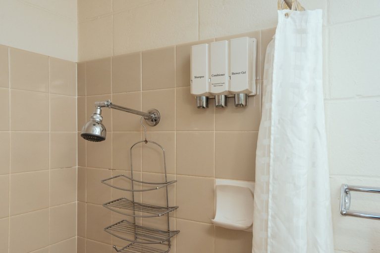 Bathroom 5, Coffs Windmill Motel, Coffs Harbour - Pt A